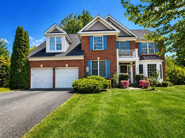 $764,990 | 19237 Potomac Crest Drive, Triangle, VA 22172