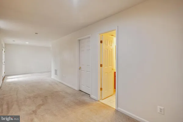$764,990 | 19237 Potomac Crest Drive, Triangle, VA 22172