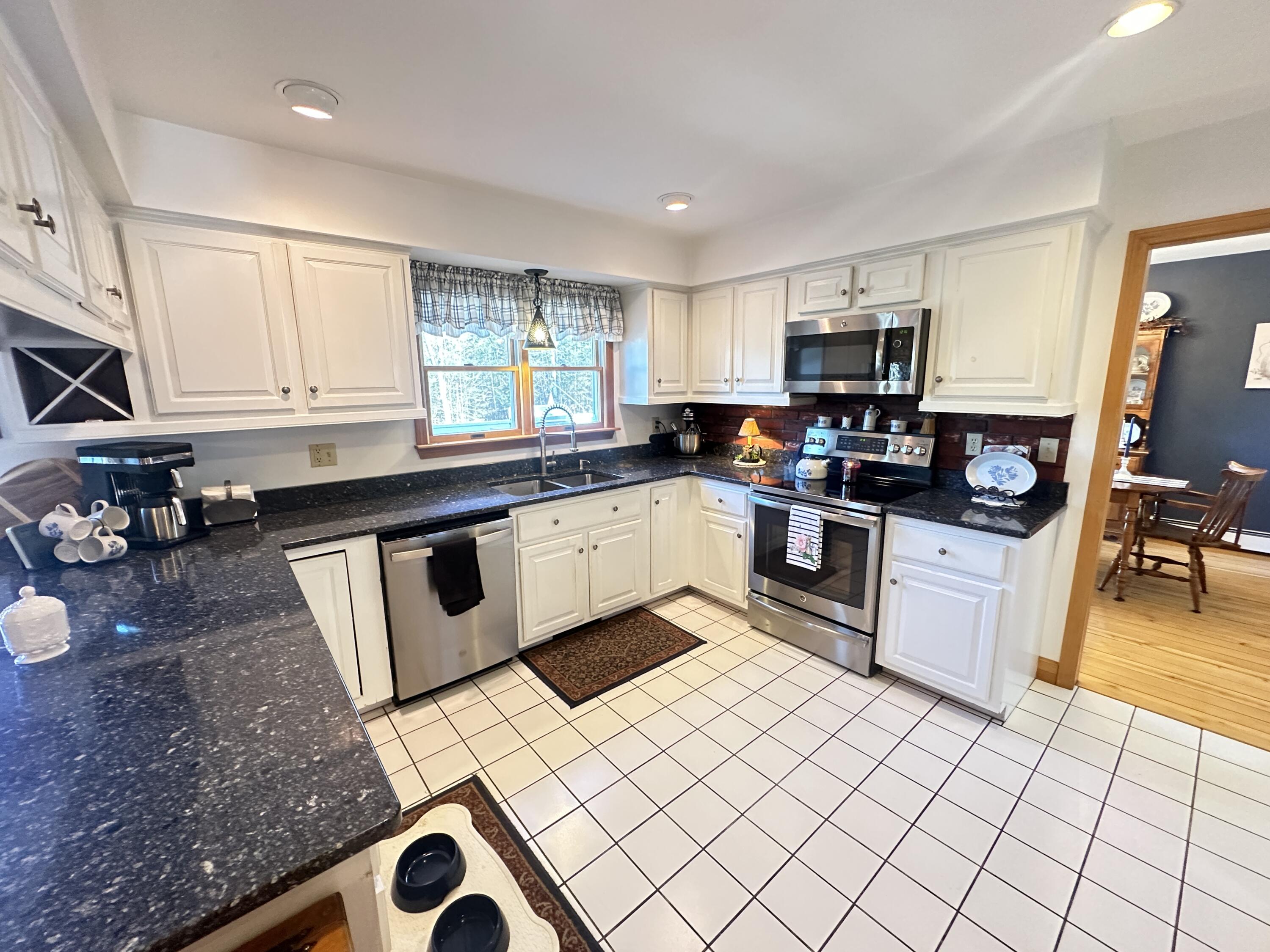 88 Sweet Road Lincoln, ME 04457 - Photo 12 of 35 IMG_2077