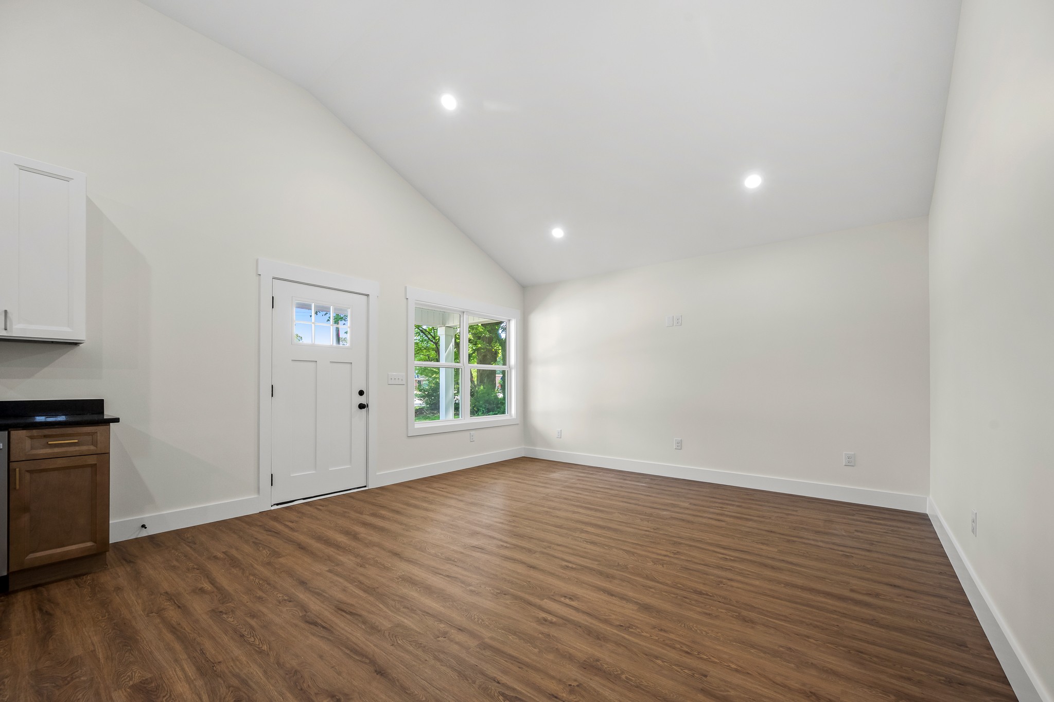 208 West Decherd Street Tullahoma, TN 37388 - Photo 6 of 31