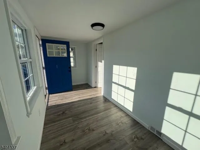 $489,000 | 4 Whitehouse Avenue, Whitehouse Station, NJ 08889