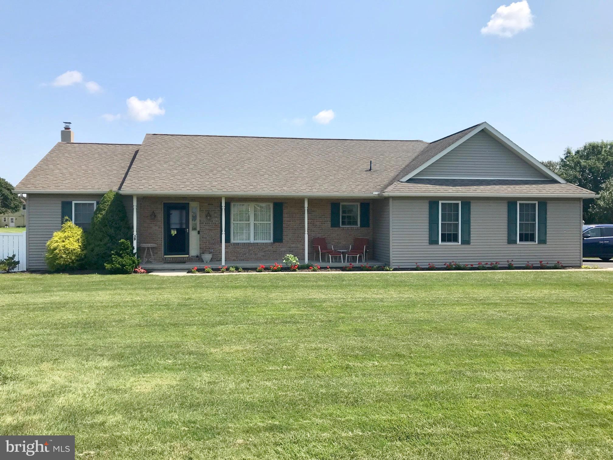 39 Sunny Ridge Court Kutztown, PA 19530 - Photo 2 of 26 Maintenance Free rancher