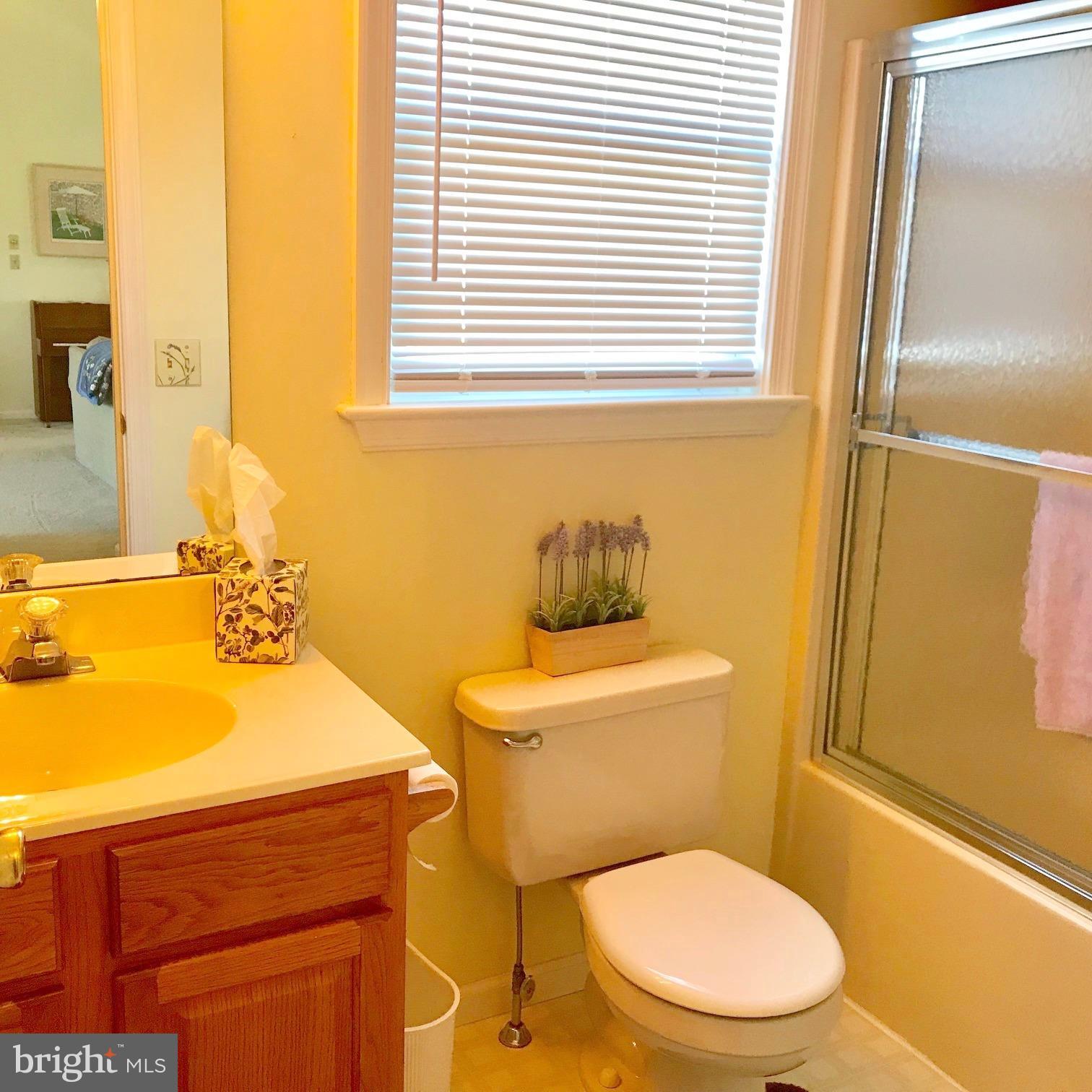 39 Sunny Ridge Court Kutztown, PA 19530 - Photo 17 of 26 Hall Bath