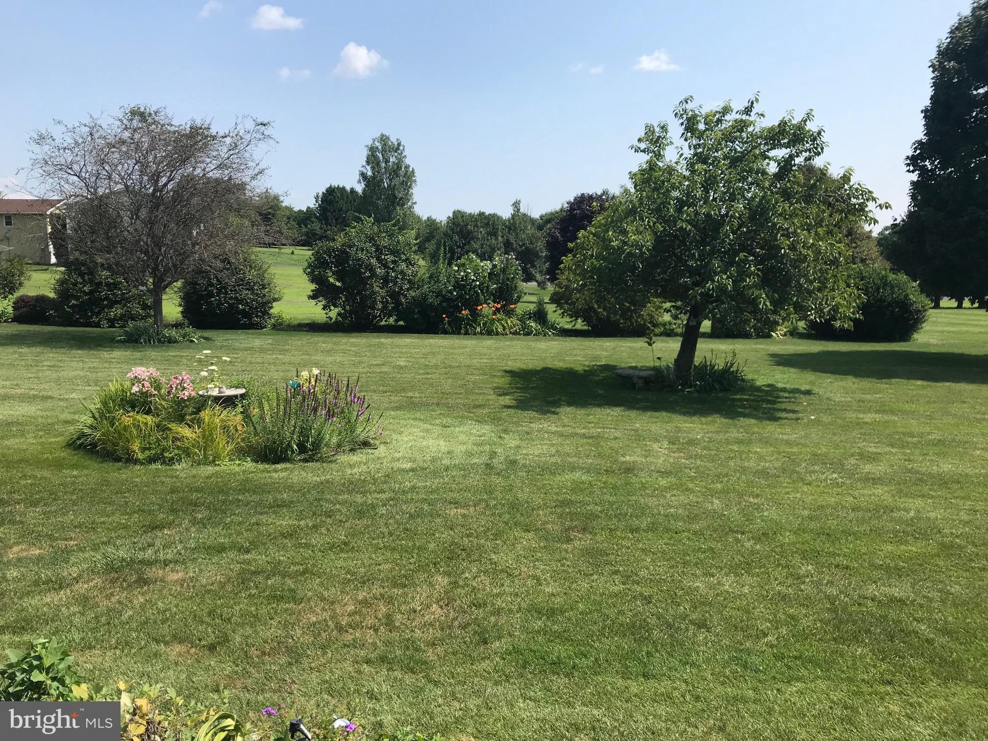 39 Sunny Ridge Court Kutztown, PA 19530 - Photo 22 of 26 Flat back yard