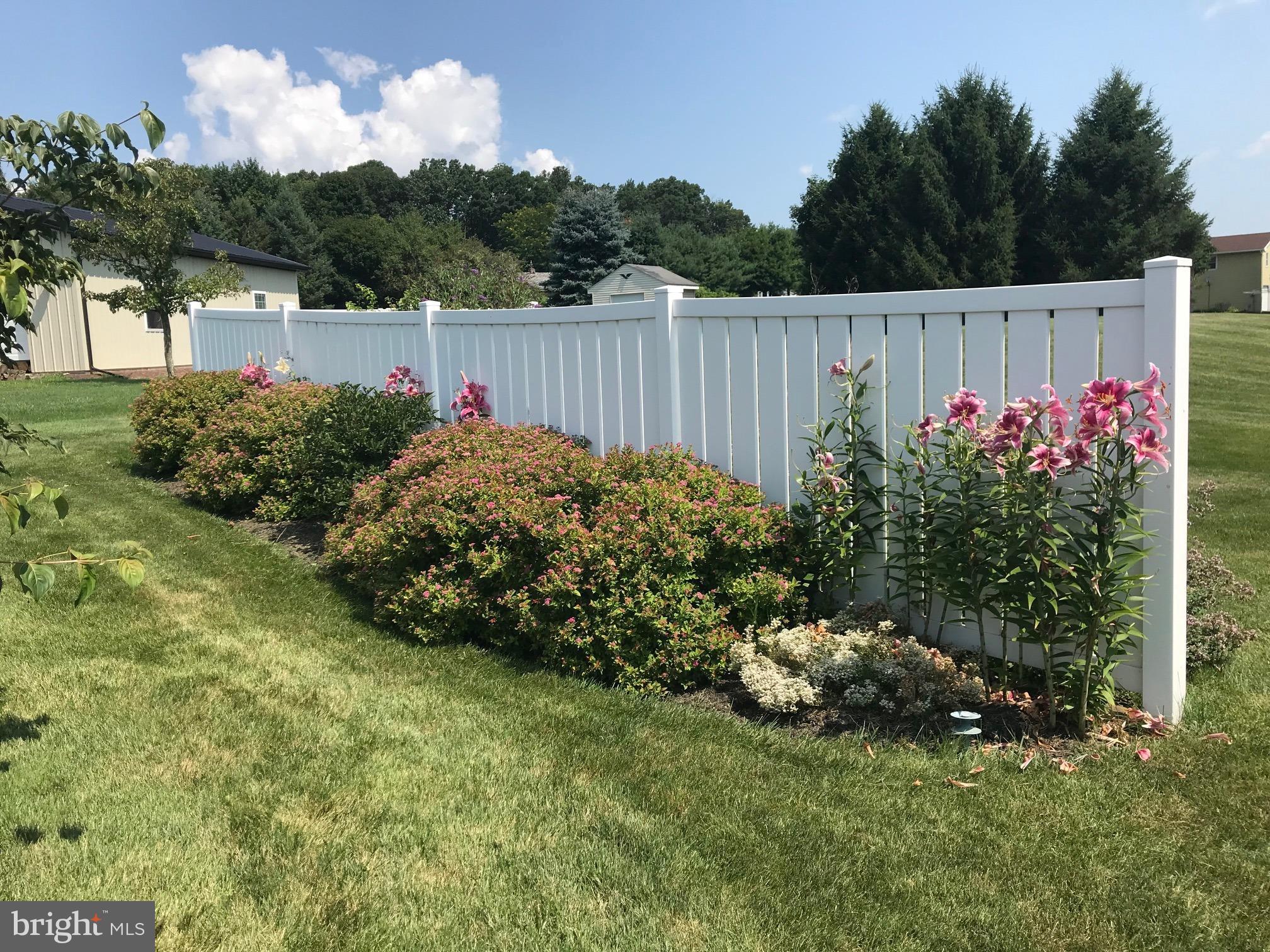 39 Sunny Ridge Court Kutztown, PA 19530 - Photo 23 of 26 Beautiful Landscaping