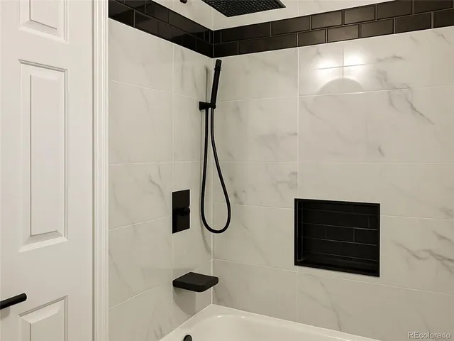 $1,700 | 17053 East Tennessee Drive, Unit 212, Aurora, CO 80017