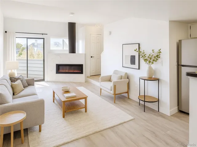 $1,700 | 17053 East Tennessee Drive, Unit 212, Aurora, CO 80017