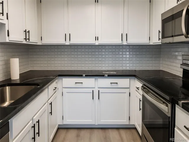 $1,700 | 17053 East Tennessee Drive, Unit 212, Aurora, CO 80017