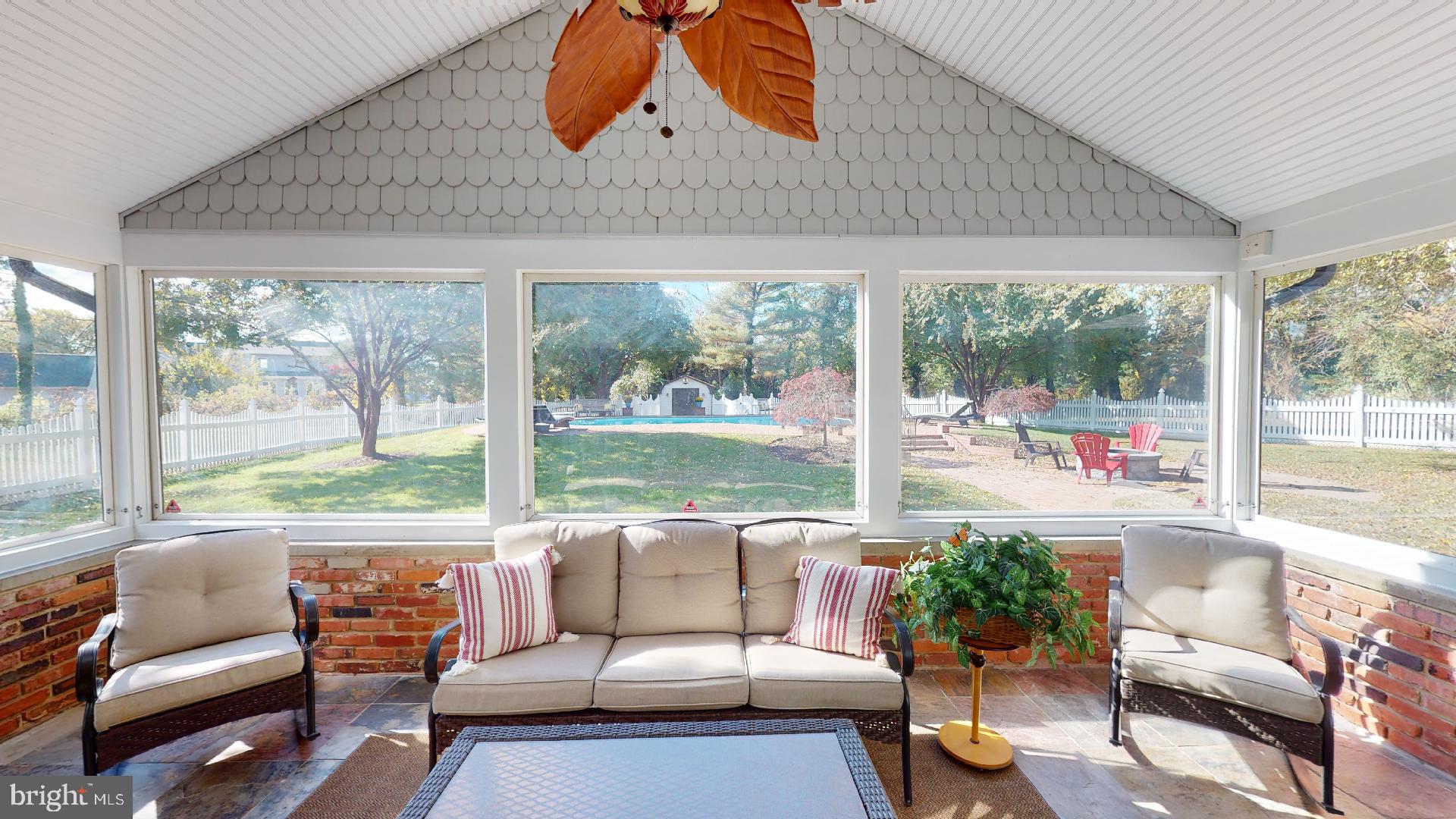 104 River Run Queenstown, MD 21658 - Photo 19 of 58 Sunroom w/it's own heat/AC & TV mount!