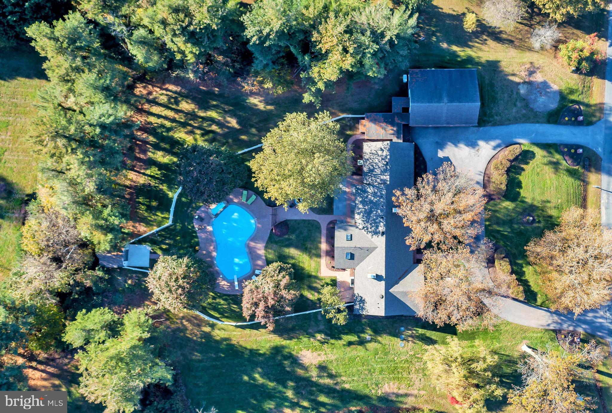 104 River Run Queenstown, MD 21658 - Photo 3 of 58 Lot lines are far outside fenced area