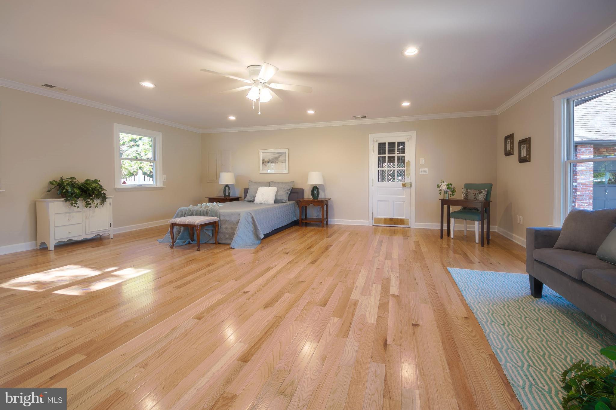 104 River Run Queenstown, MD 21658 - Photo 38 of 58 2 walkin closets + space for seating & office area