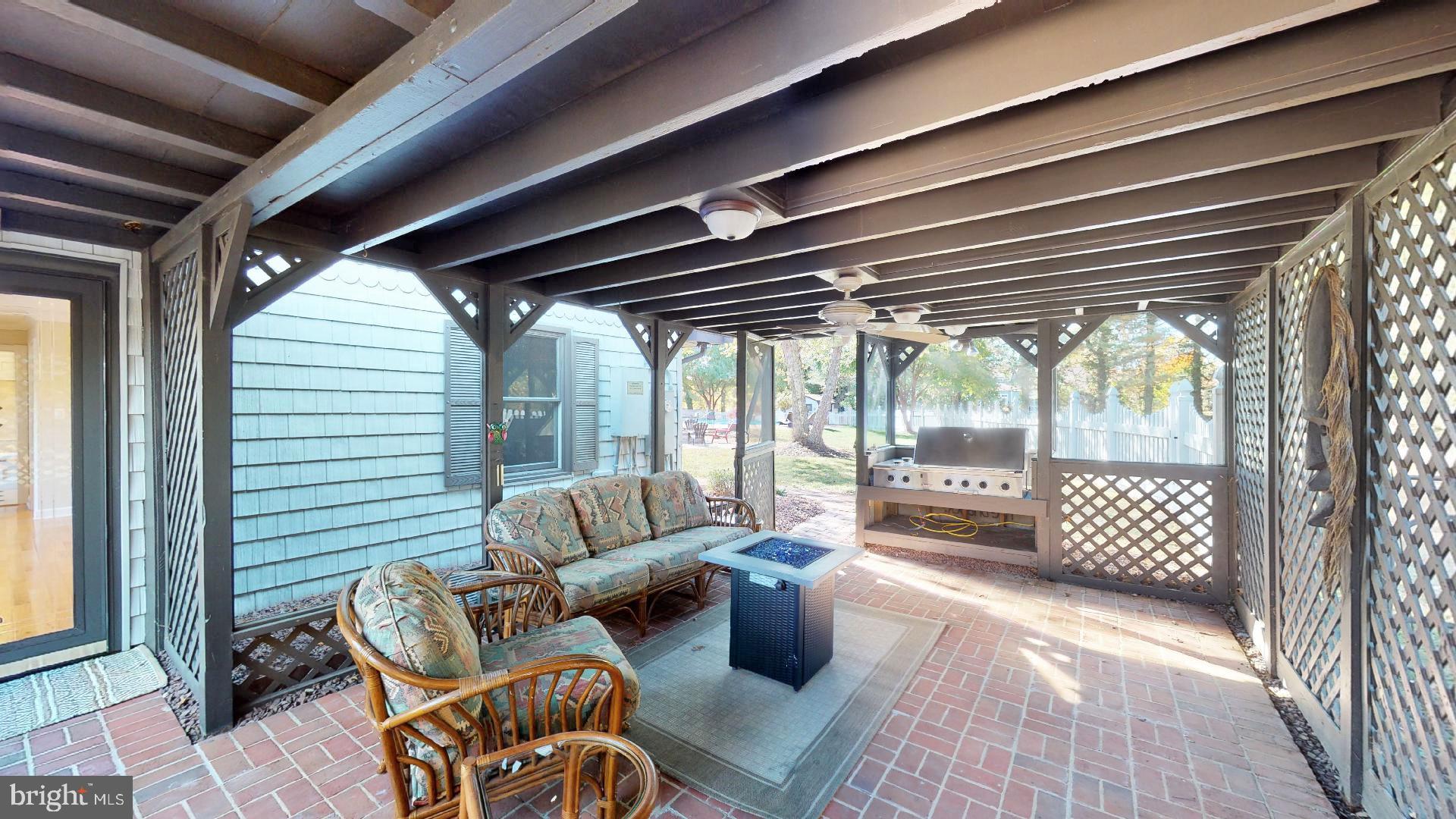 104 River Run Queenstown, MD 21658 - Photo 54 of 58 Private patio/crab space w/built-in grill!