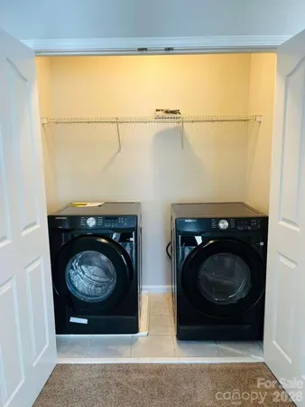 a close up view of washer and dryer