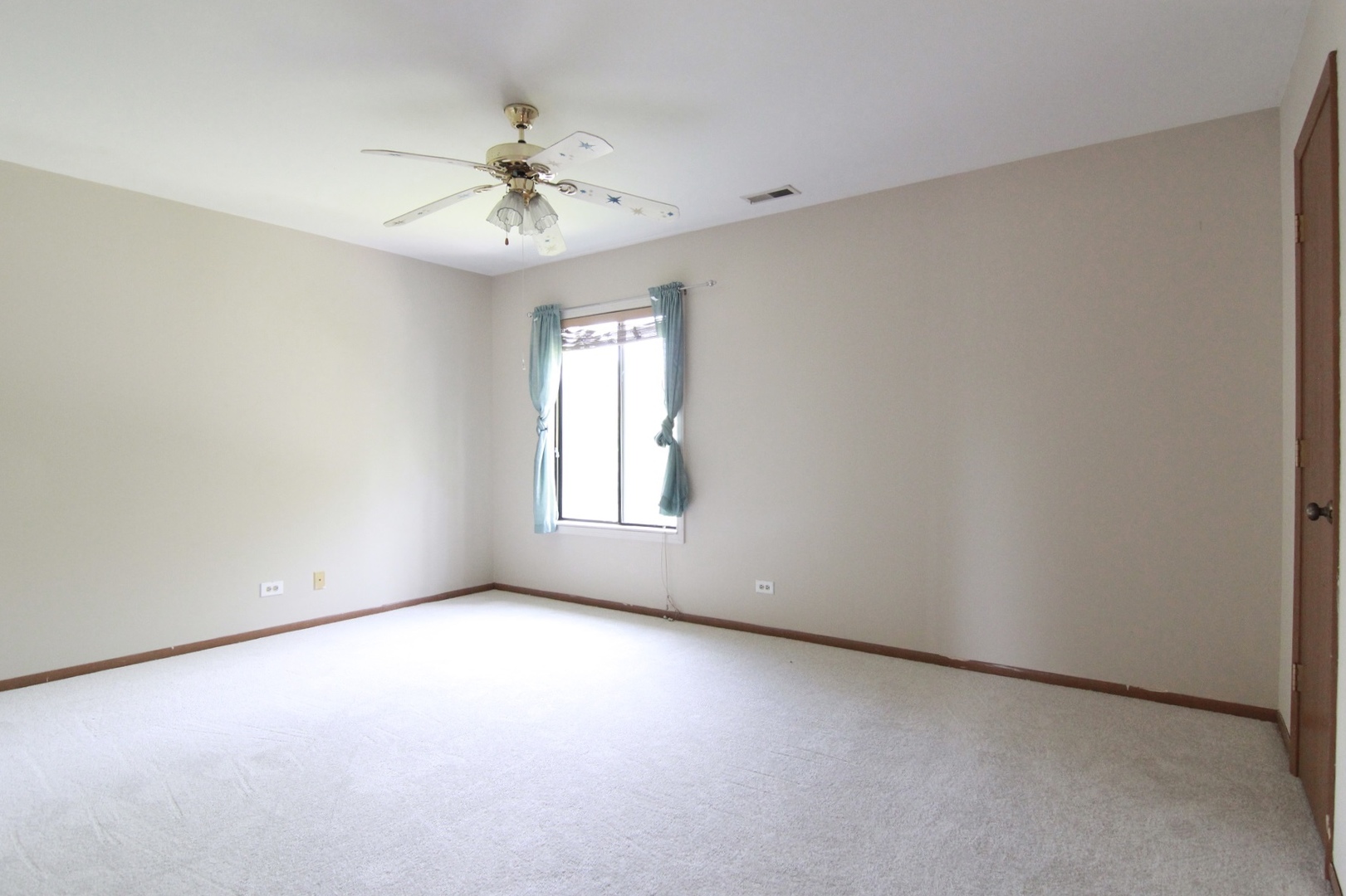 1828 Shetland Road Naperville, IL 60565 - Photo 11 of 17