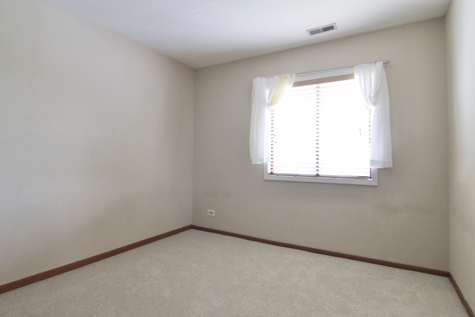 1828 Shetland Road Naperville, IL 60565 - Photo 13 of 17