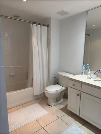 $2,700 | 2000 North Bayshore Drive, Unit 708, Miami, FL 33137