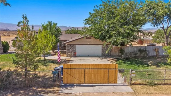 $425,000 | 22935 Standing Rock Avenue, Apple Valley, CA 92307