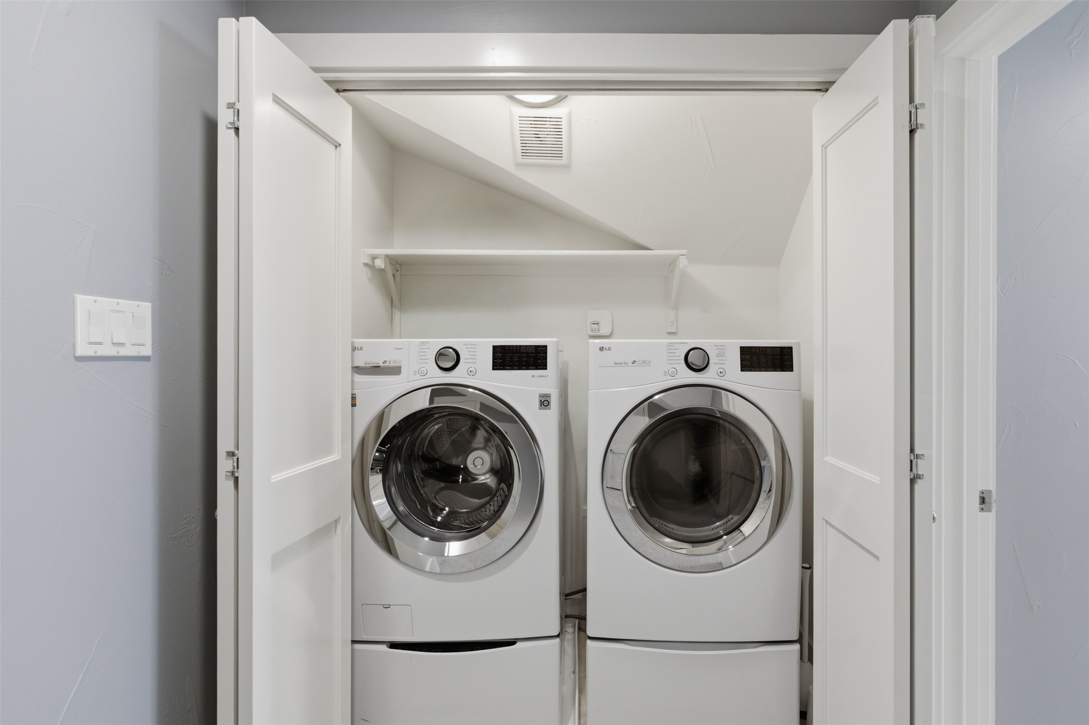 2008 Key West Cove Austin, TX 78746 - Photo 24 of 33 Upstairs 2nd Laundry area with washer and dryer