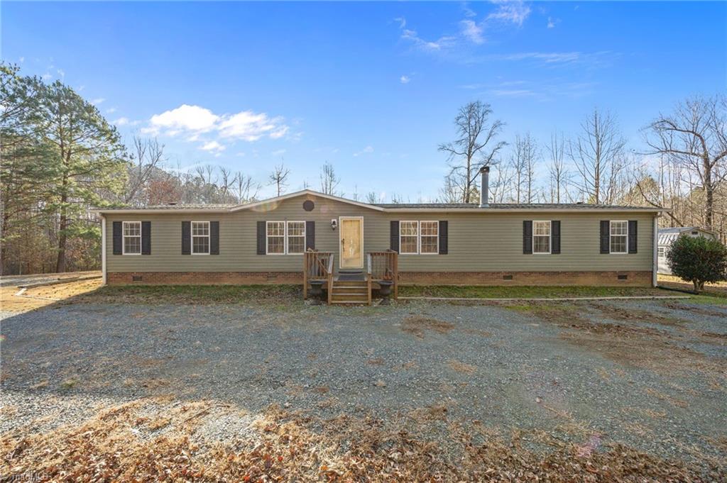 Welcome to 950 Waggoner Neal Road, Walkertown!