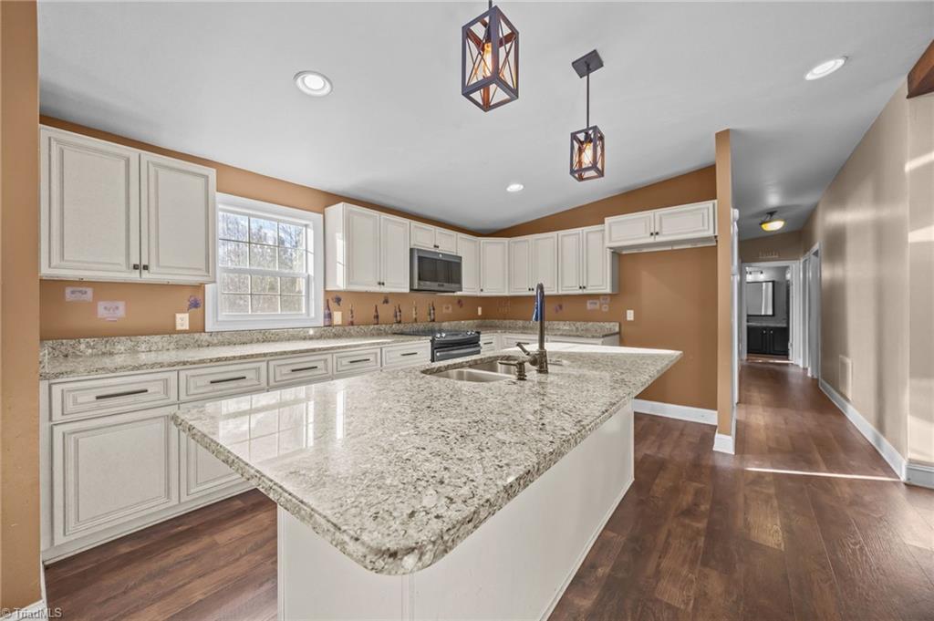 950 Waggoner Neal Road Walkertown, NC 27051 - Photo 20 of 48 View of the spacious island.