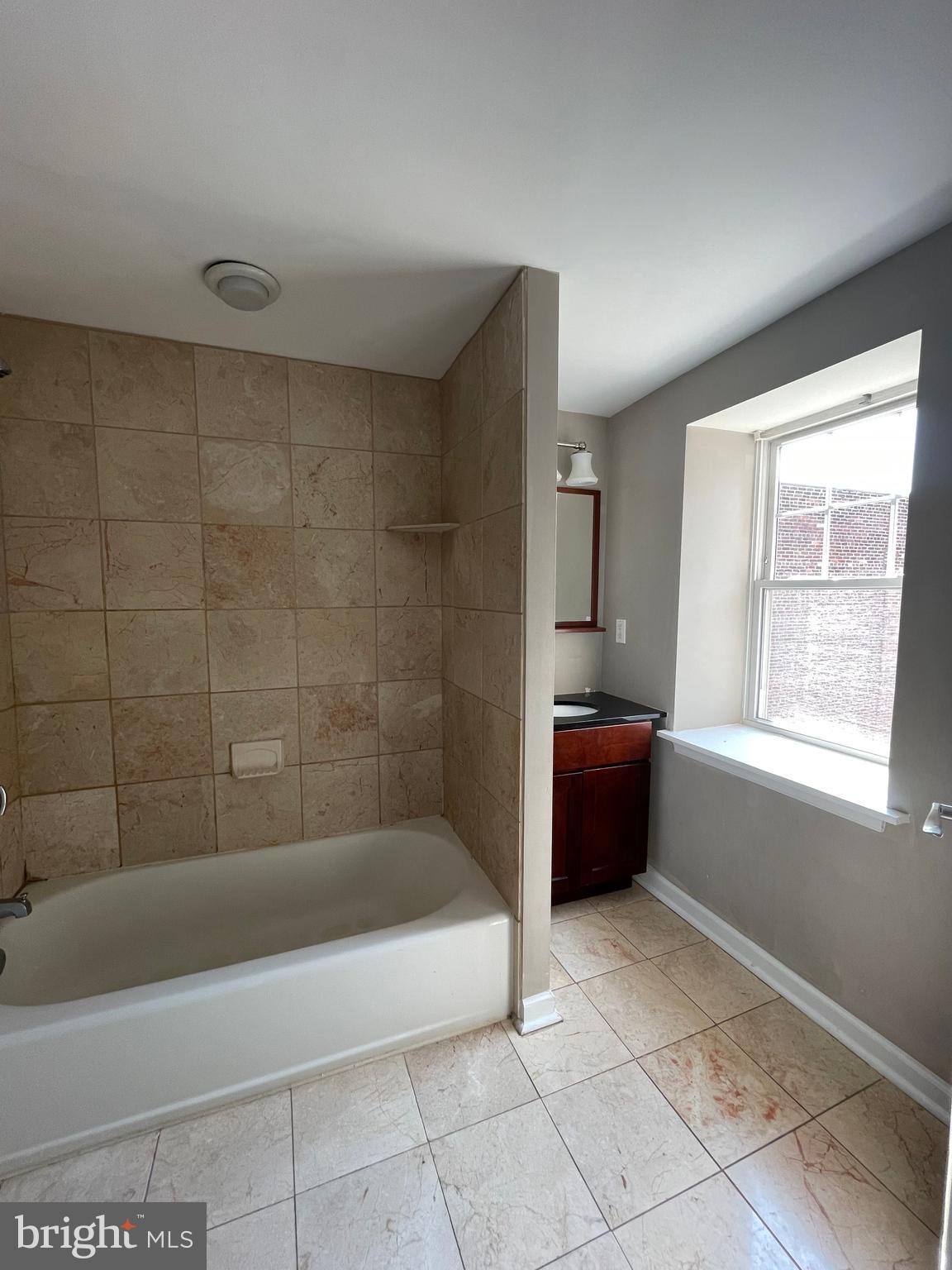 1027 North 4th Street, Unit H Philadelphia, PA 19123 - Photo 6 of 11