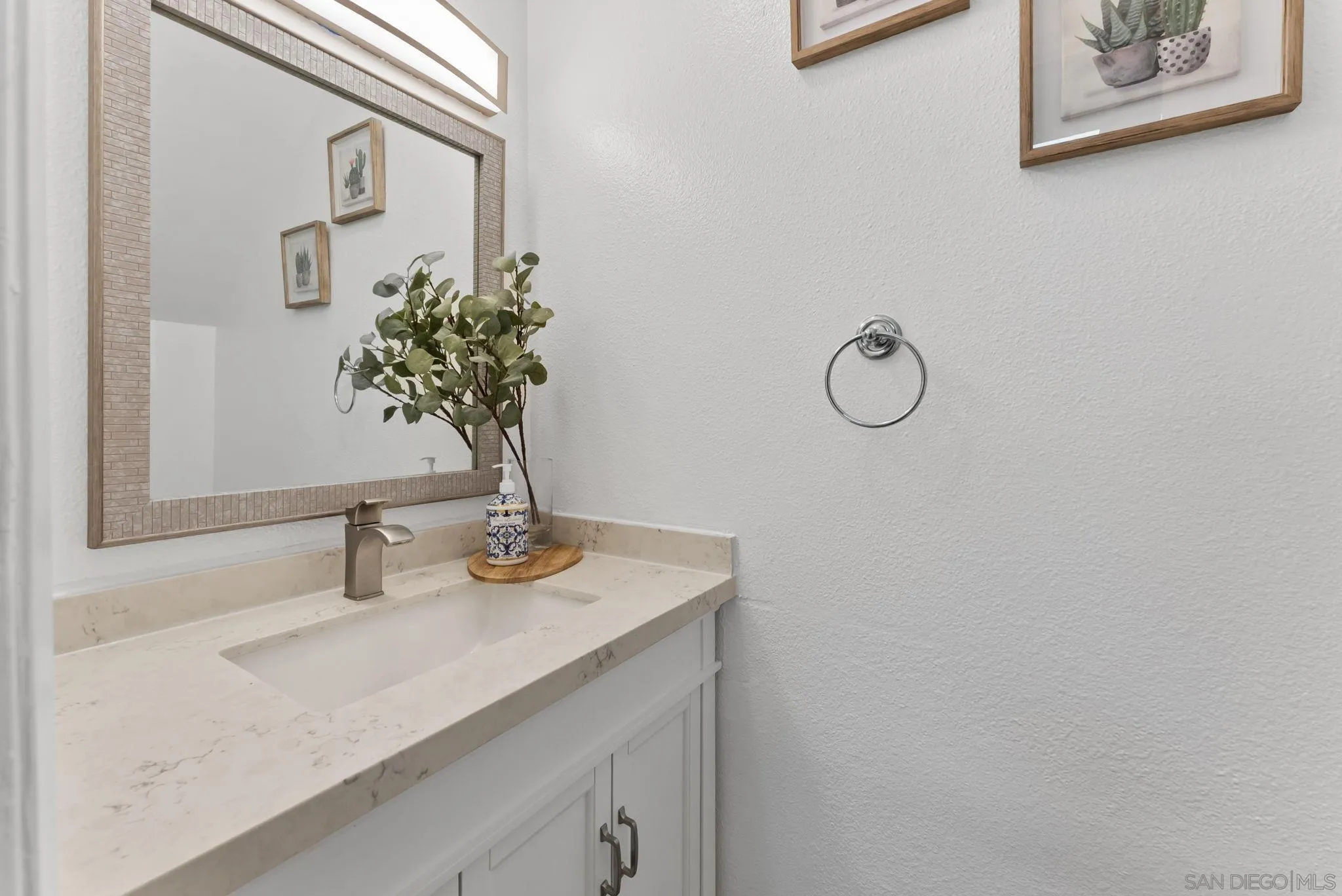 445 Ridgeway Court Spring Valley, CA 91977 - Photo 11 of 32 Gallery Image 11