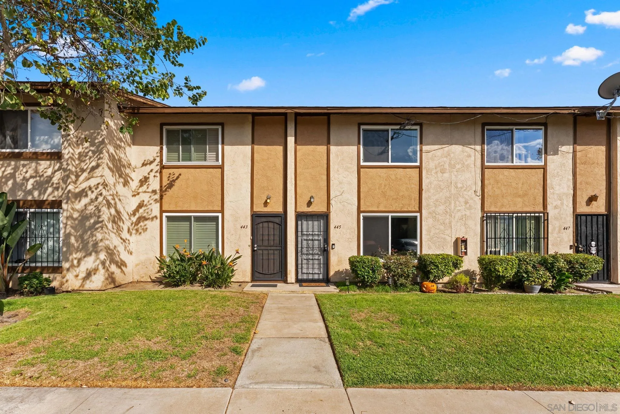 445 Ridgeway Court Spring Valley, CA 91977 - Photo 23 of 32 Gallery Image 23