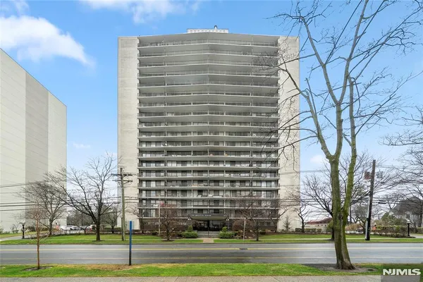 $319,000 | 277 Prospect Avenue, Unit 14B, Hackensack, NJ 07601