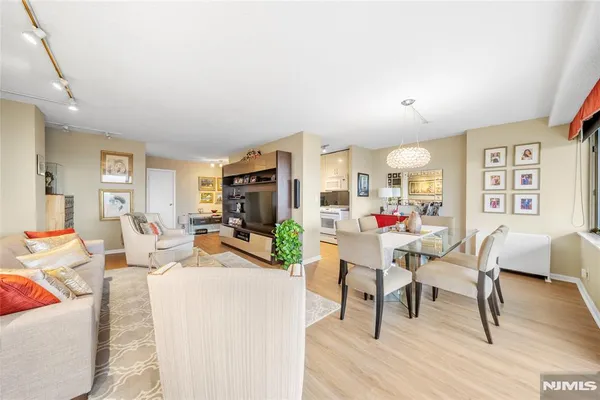 $319,000 | 277 Prospect Avenue, Unit 14B, Hackensack, NJ 07601