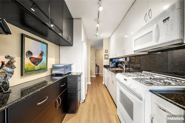 $319,000 | 277 Prospect Avenue, Unit 14B, Hackensack, NJ 07601