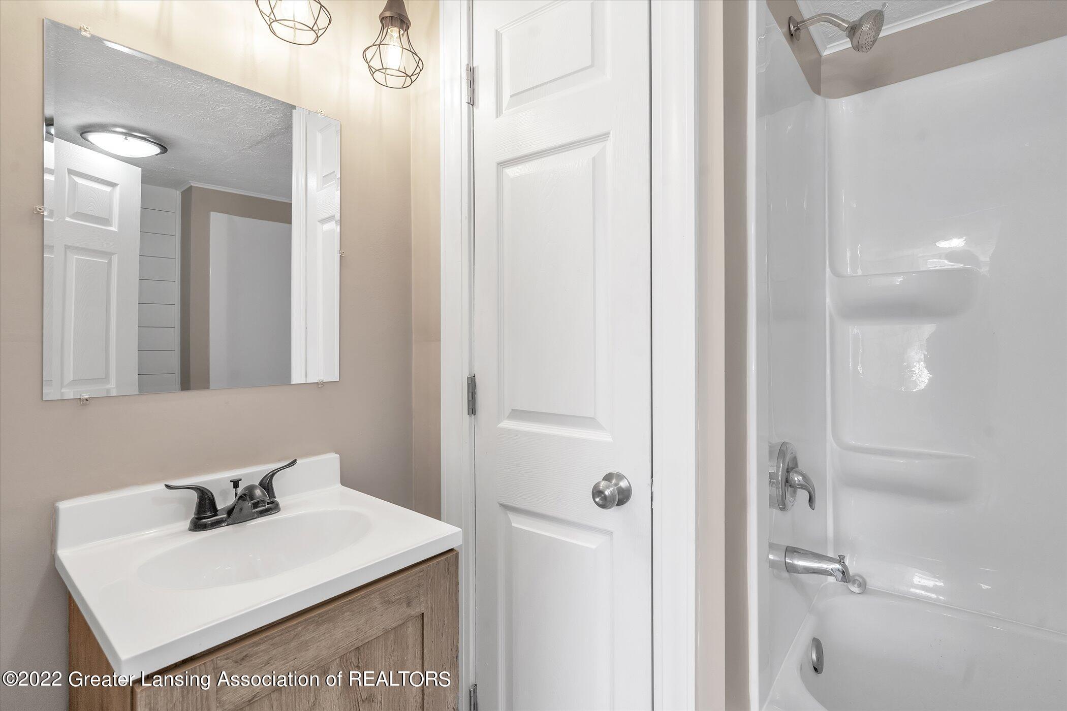 5005 Hughes Road Lansing, MI 48910 - Photo 21 of 29 25-5005-Hughes-Rd-WindowStill-Real-Estat