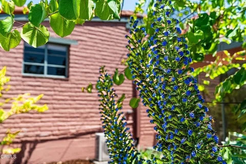 $1,589,000 | 2300 El Moreno Street, La Crescenta, CA 91214