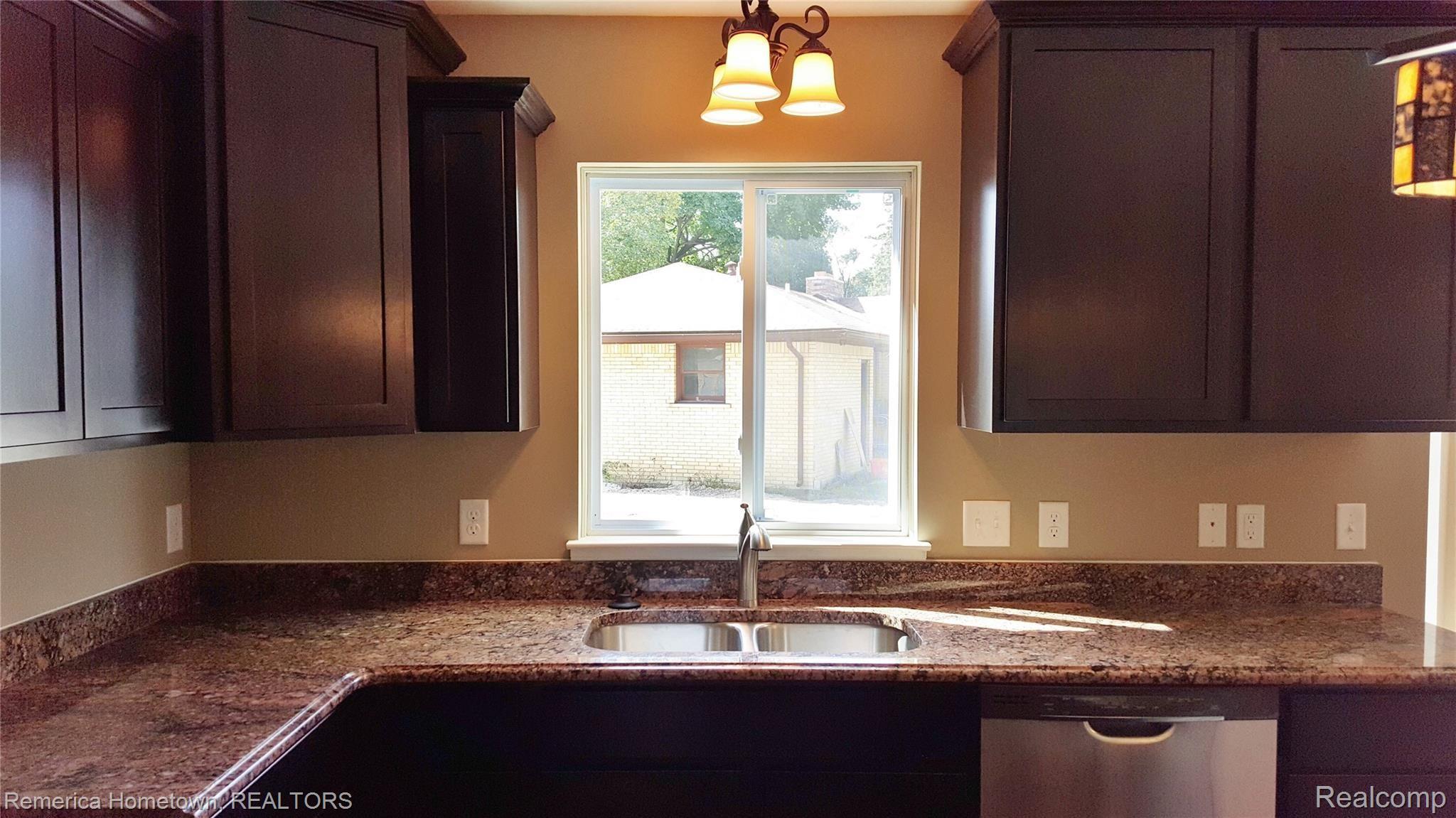 19315 Inkster Road Livonia, MI 48152 - Photo 3 of 15 2.6 Kitchen View