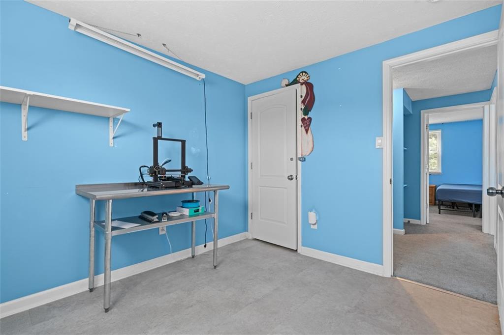 3525 Middletown Road Pittsburgh, PA 15204 - Photo 19 of 27 Bedroom 3