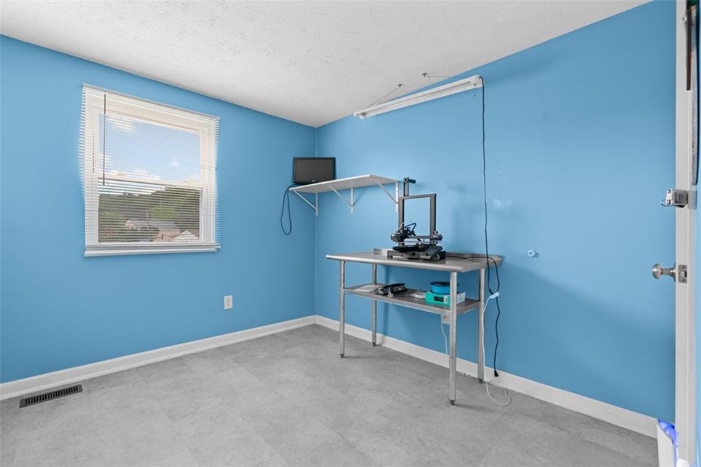 3525 Middletown Road Pittsburgh, PA 15204 - Photo 20 of 27 Gallery Image 20