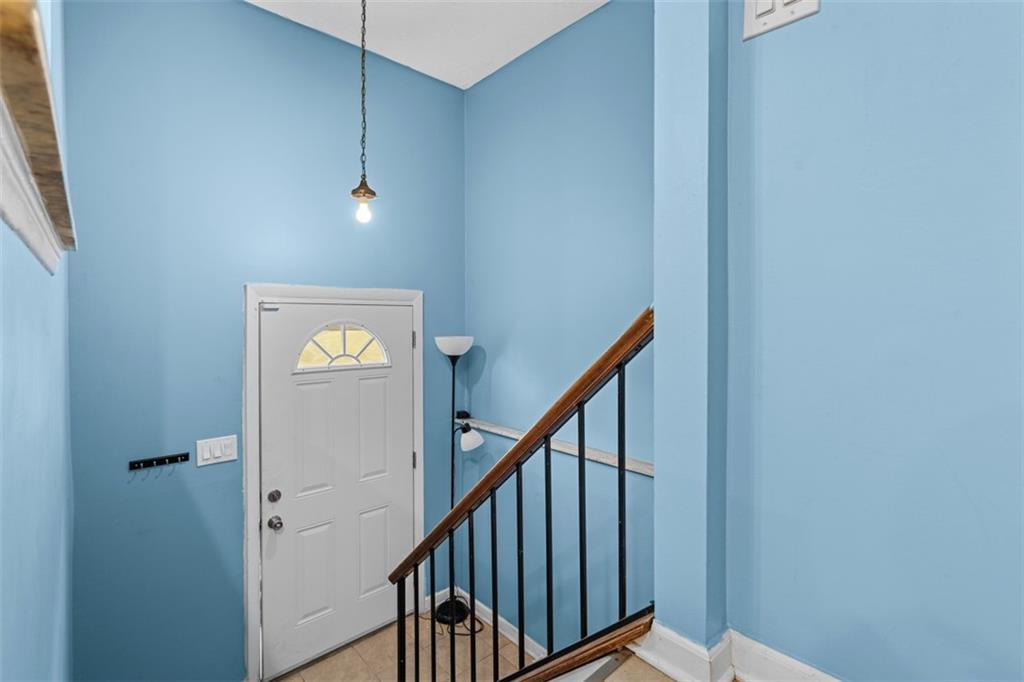3525 Middletown Road Pittsburgh, PA 15204 - Photo 3 of 27 Gallery Image 3