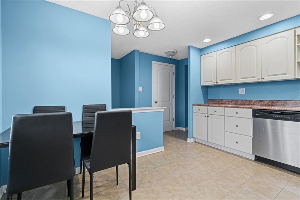 3525 Middletown Road Pittsburgh, PA 15204 - Photo 8 of 27 Gallery Image 8
