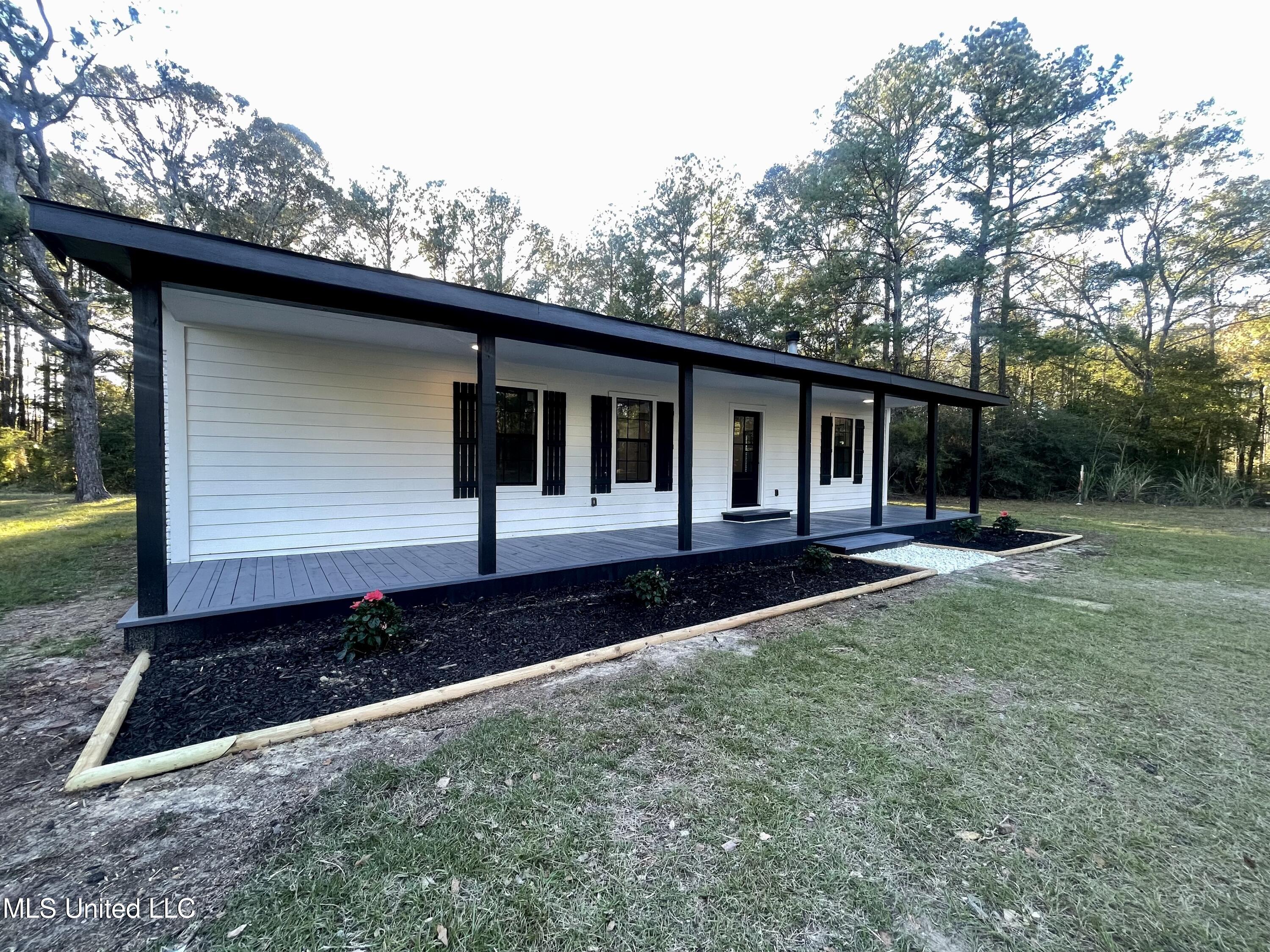 372 Flournoy Road Lucedale, MS 39452 - Photo 3 of 23 IMG_4824