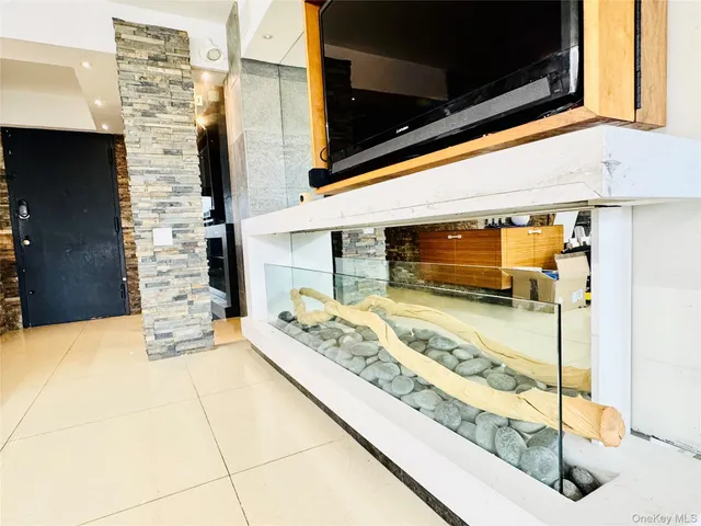 a view of an entryway of the house