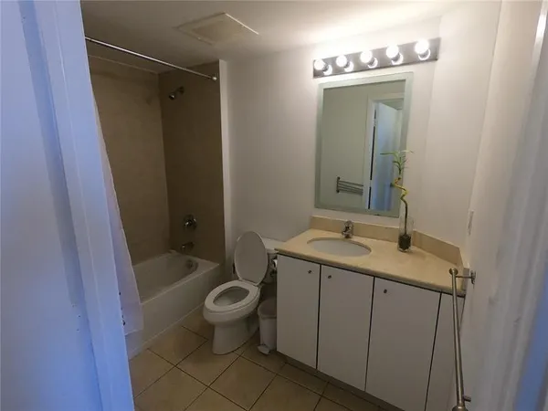 $2,100 | 9055 Southwest 73rd Court, Unit 2103, Miami, FL 33156