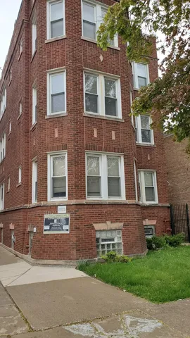$1,095 | 10812 South King Drive, Unit 2W, Chicago, IL 60628