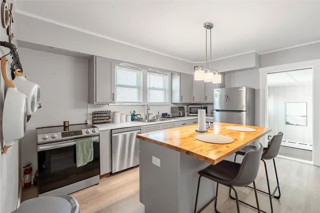 $519,000 | 35 East Knowlton Street, East Providence, RI 02915