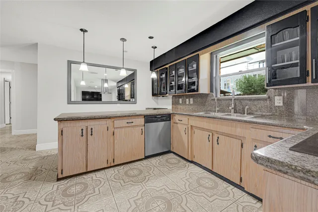 $750,000 | 1613 Wycliffe Drive, Houston, TX 77043