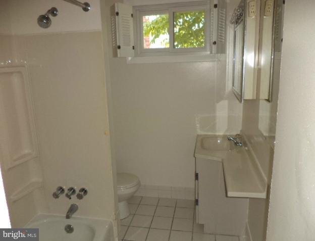 243 Hannes Street Silver Spring, MD 20901 - Photo 14 of 26 Bath