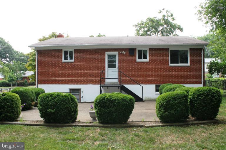 243 Hannes Street Silver Spring, MD 20901 - Photo 16 of 26 Exterior (Rear)