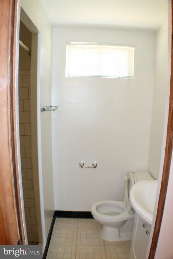 243 Hannes Street Silver Spring, MD 20901 - Photo 17 of 26 Bath