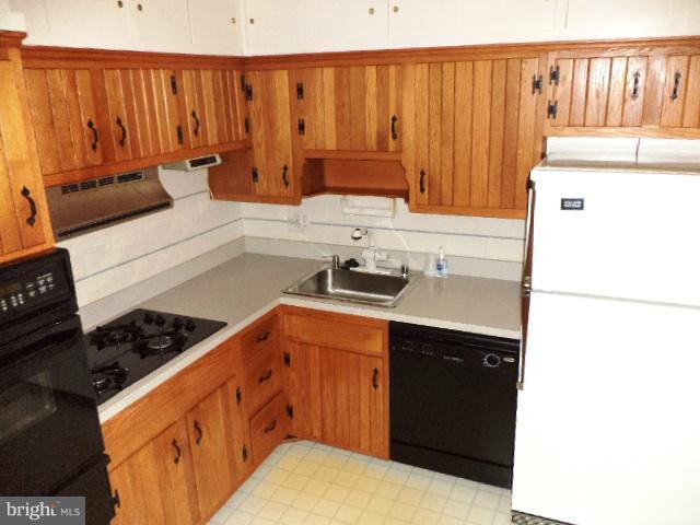 243 Hannes Street Silver Spring, MD 20901 - Photo 9 of 26 Kitchen