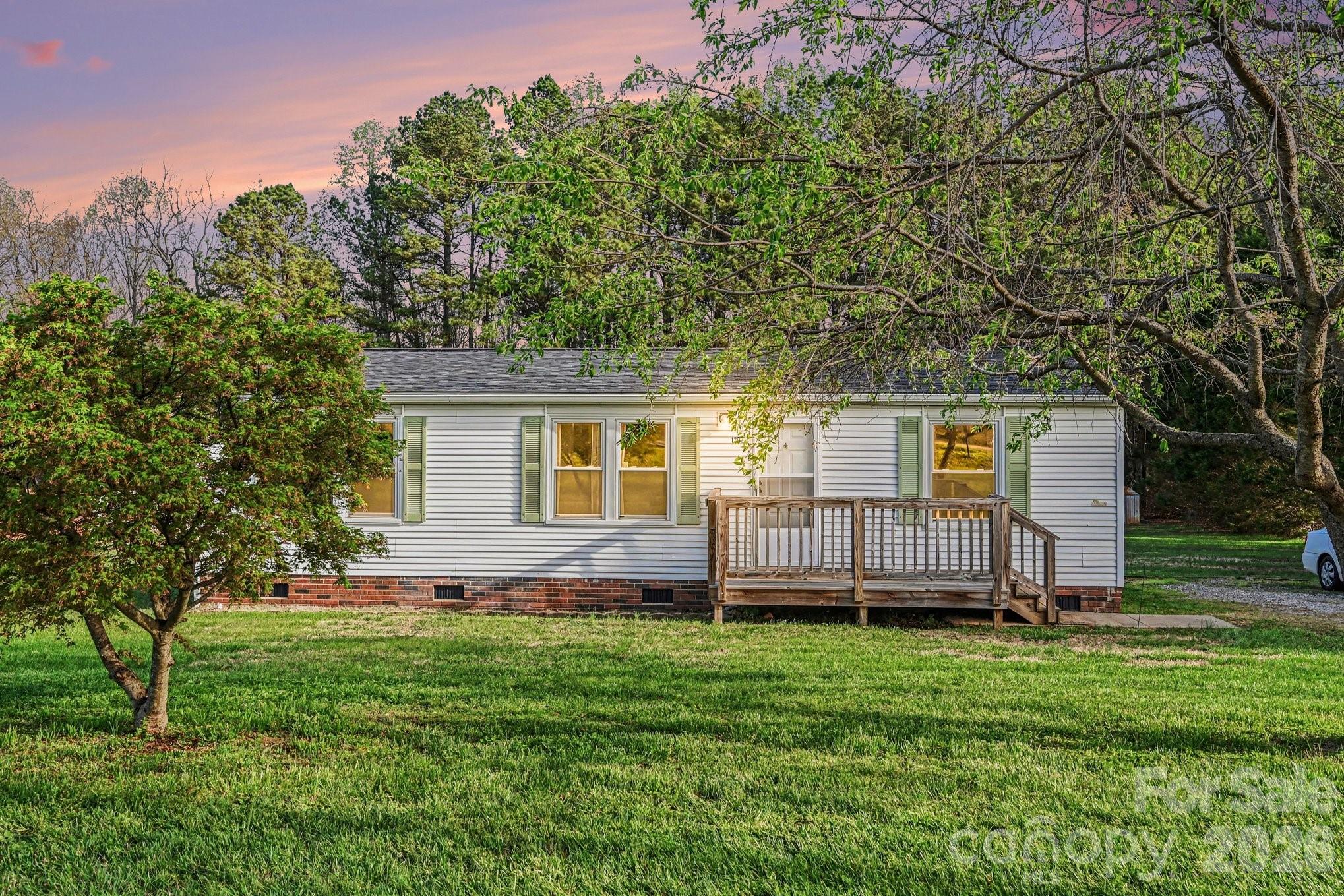 1392 Old Mountain Road Statesville, NC 28677 - Photo 3 of 24