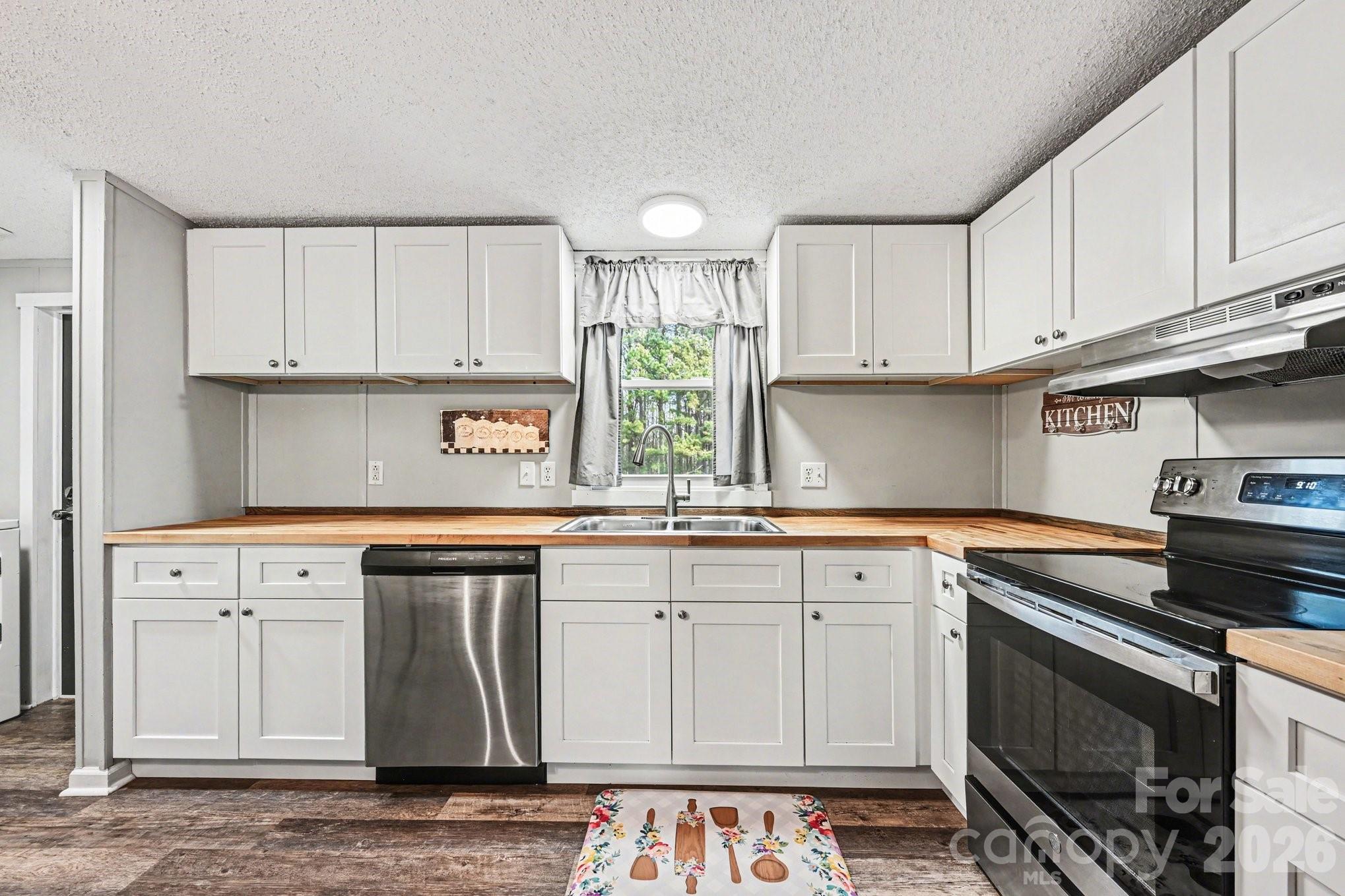 1392 Old Mountain Road Statesville, NC 28677 - Photo 9 of 24