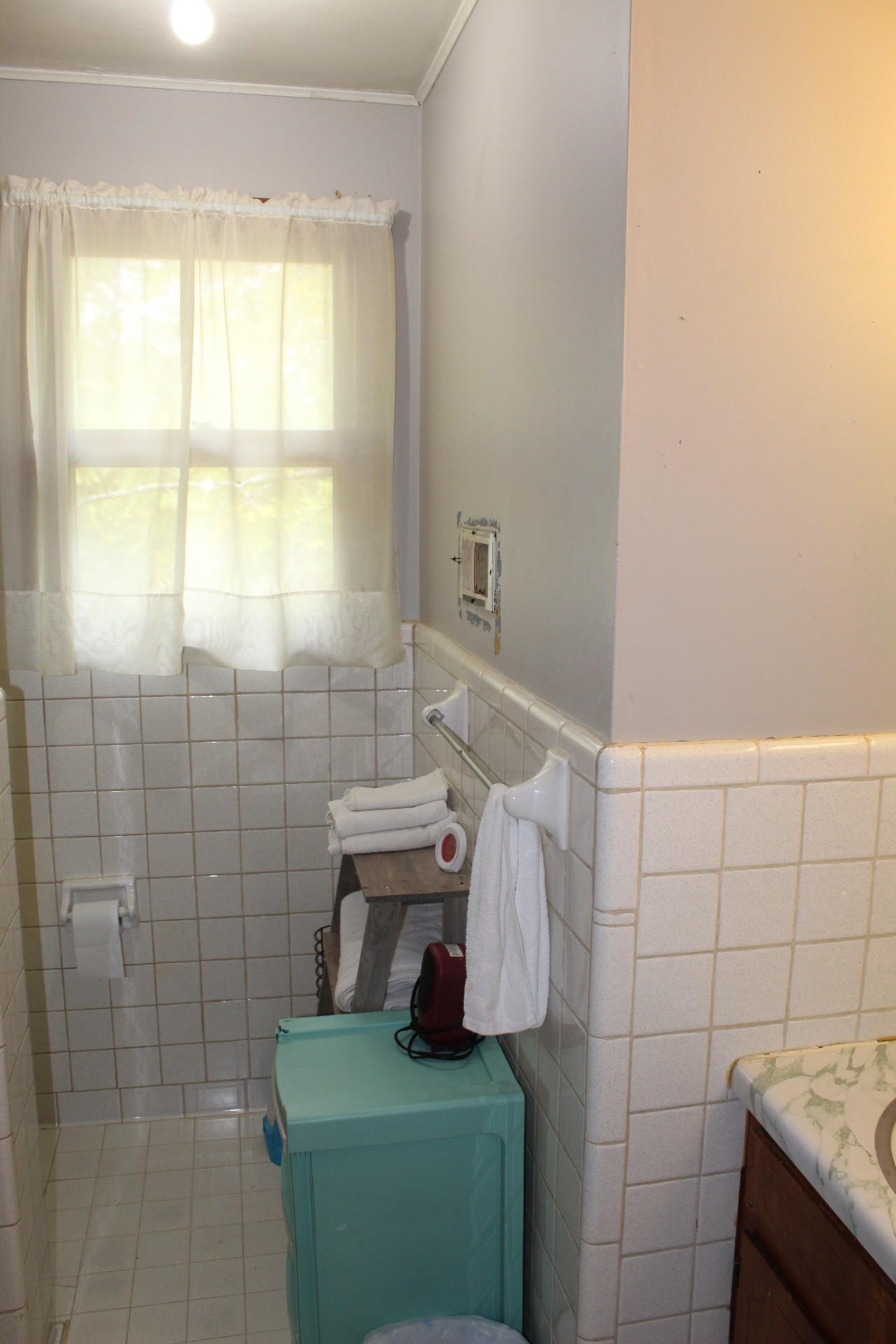 833 Grays Chapel Road Southside, TN 37171 - Photo 16 of 23 a bathroom with a sink toilet and shower